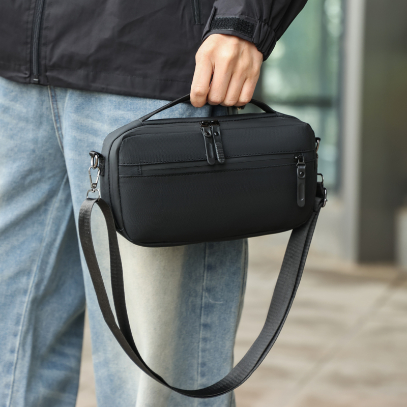Muška crossbody torba — Oxford platno, vodootporna i otporna na habanje, podstava od poliestera, jedinstven dizajn