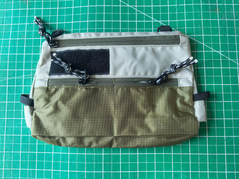 Muška vodootporna najlon crossbody torba za ramena, ulični stil, karirani uzorak, bez podstave, kompatibilna s 8-inčnim uređajem