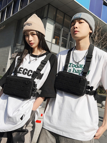 KLY férfi mellkas táska — Oxford anyag, légáteresztő és kopásálló, poliészter bélés, egyszínű dizájn