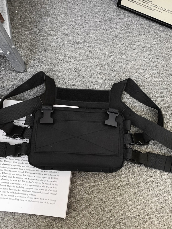 KLY férfi mellkas táska — Oxford anyag, légáteresztő és kopásálló, poliészter bélés, egyszínű dizájn