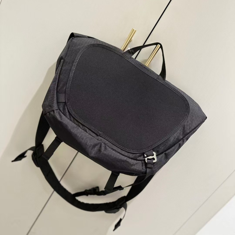 Muška crossbody torba - najlon, rekreacijski stil putovanja, prozračna i vodootporna, podstava od platna, ljeto 2025