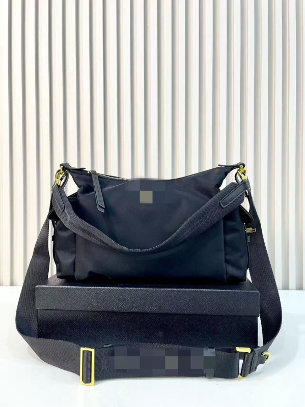 Muška crossbody torba u street stilu, PVC materijal, vodootporna, geometrijski uzorak, poliester podstava, ljeto 2024