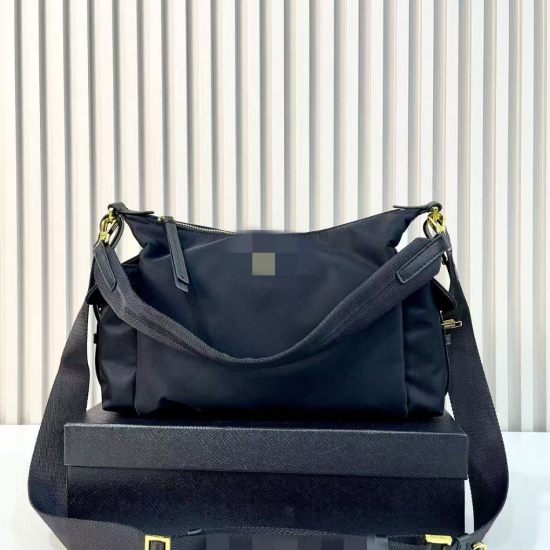 Muška crossbody torba u street stilu, PVC materijal, vodootporna, geometrijski uzorak, poliester podstava, ljeto 2024