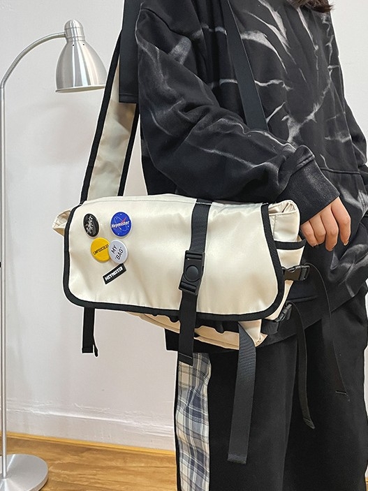 Unisex crossbody torba od prozračnog poliestera, jednobojna boja, podstava od poliestera, casual radni stil, izdanje jesenske 2025, za svakodnevnu upotrebu.