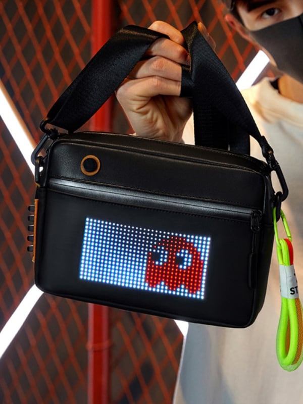 Muška PU crossbody torba s USB sučeljem, vodootporna i otporna na habanje, s uzorkom slova
