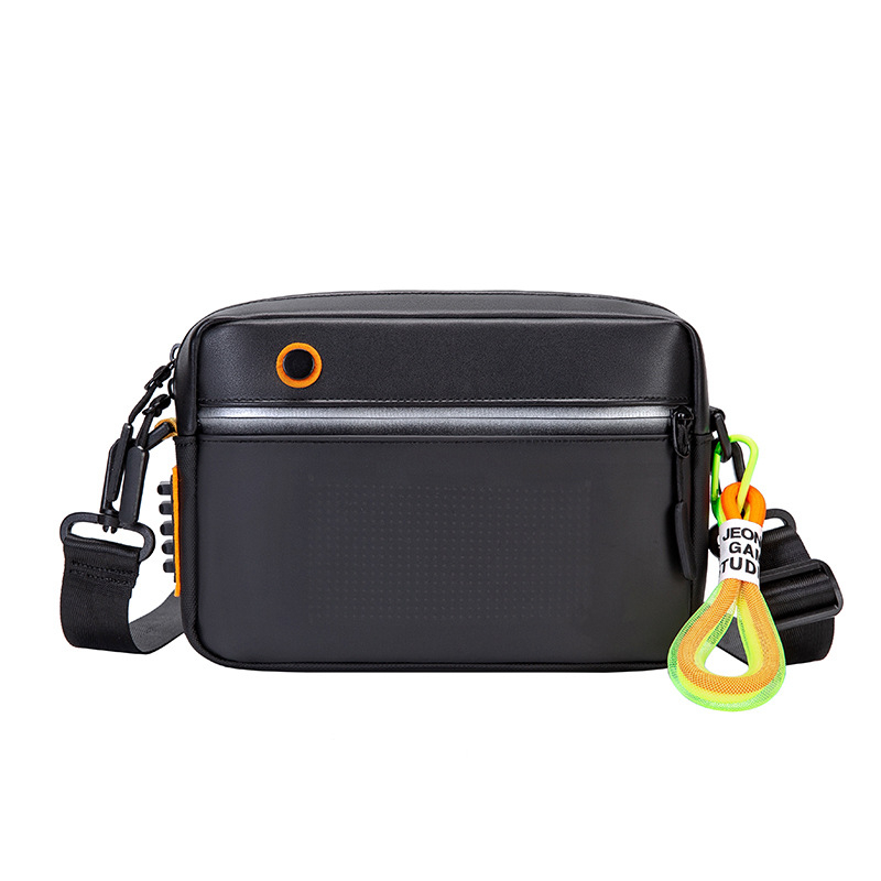 Muška PU crossbody torba s USB sučeljem, vodootporna i otporna na habanje, s uzorkom slova