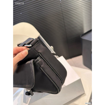 Unisex nylon crossbody torba - prozračna, lagana konstrukcija; podstava od poliestera; uzorak slova
