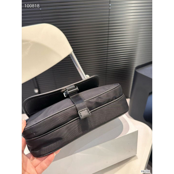 Unisex nylon crossbody torba - prozračna, lagana konstrukcija; podstava od poliestera; uzorak slova