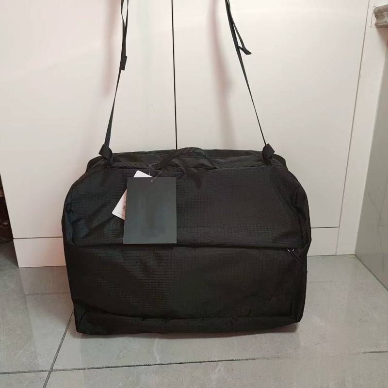 Muška crossbody torba, gradski minimalistički stil, najlonska vodootporna, kompatibilna s 10-inčnim prijenosnikom, proljeće 2025