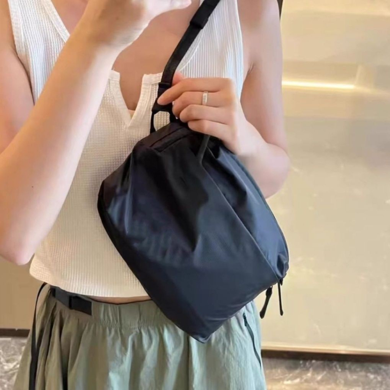 Muška crossbody torba od najlona, vodootporna, 6L, lagana i otporna na habanje, za outdoor aktivnosti i planinarenje