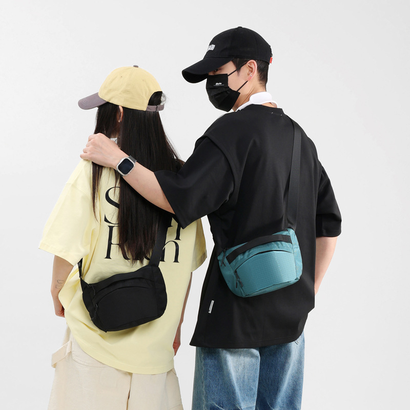 Muška crossbody torba za aktivnosti – najlon, prozračna, vodootporna, ultralagana, izolacija