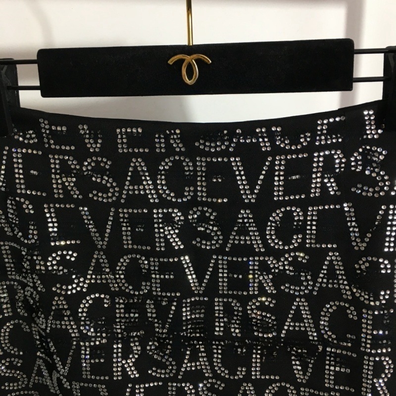 Пола с буквен текст и кристали, прилепваща към ханша, къса дължина, 95% органичен памук, секси стил