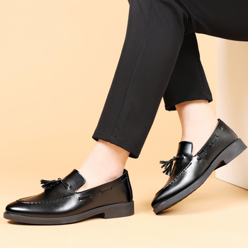 Muški mokasini s PU gornjim dijelom, oštar nos, ravna peta, slip-on