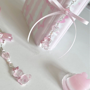 Beaded phone charm s motívom medvjeda — materijal plast/smola; podrijetlo Yiwu; izdanje proljeće 2024; stil svježe i slatko