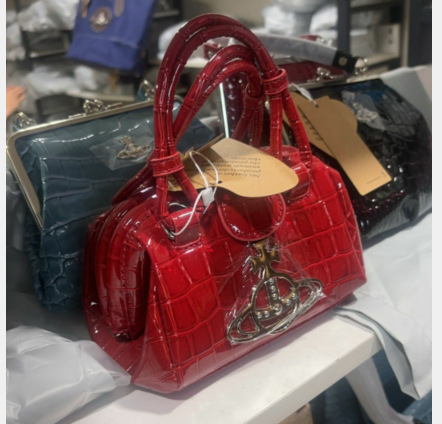 PU crossbody torba s krokodilskim uzorkom i lakiranim završetkom, lančani remen, ovalni oblik, zatvarač