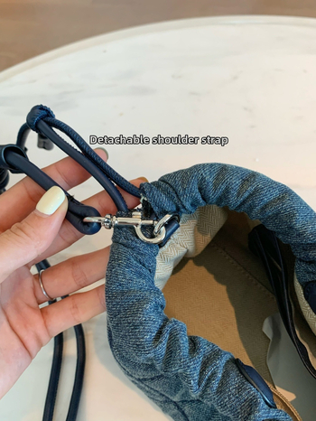 Mala kožna box torba, s lančanim remenom od 25 cm, za rame ili crossbody, ženska torba