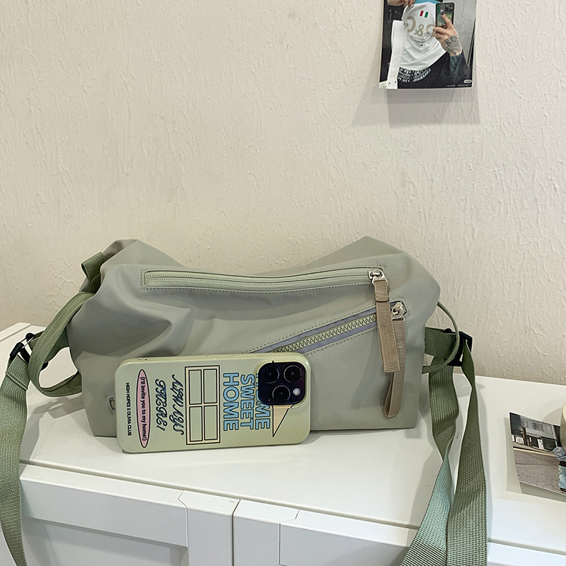 Torba za ramena - najlon, Kapacitet ispod 20 L, Kompatibilno s 10-inčnim prijenosnim računalom, Poliester podstava, Zakrivljene naramenice