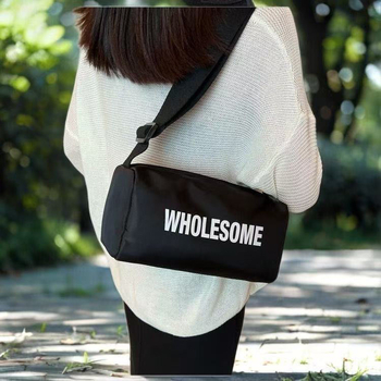 Geantă crossbody, stil unisex, material film, formă cilindrică, închidere cu fermoar, interior laminat