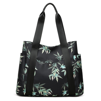 PU válltáska, armpit stílus, vízszintes négyszög alakú forma, cipzáras záródás, belső zsebek: cipzáras zseb és telefon zseb