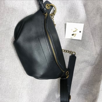 Torba od prave kože za rame, ovalnog oblika, koža prvog sloja, zatvarač, gradski stil