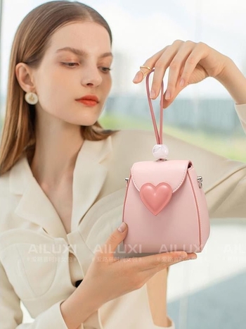 Jiaxi Leather PU crossbody torba, ulični stil, vertikalni kvadratni oblik, poklopac zatvaranje, džep za telefon