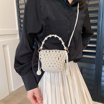 Pērļota bucket soma no akrila, cilindriska forma, auklas aizdare, poliestera odere