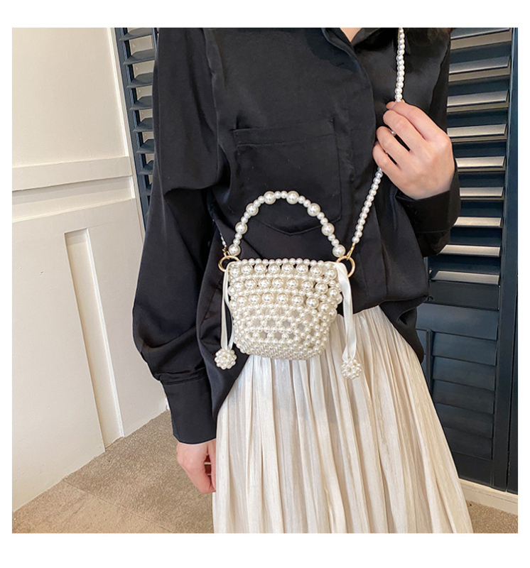 Pērļota bucket soma no akrila, cilindriska forma, auklas aizdare, poliestera odere