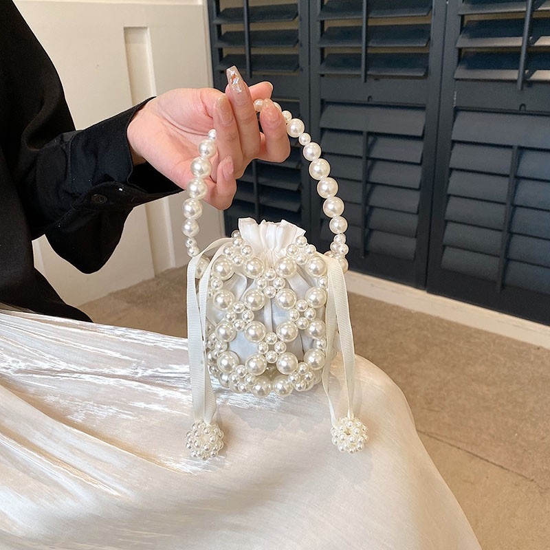 Pērļota bucket soma no akrila, cilindriska forma, auklas aizdare, poliestera odere