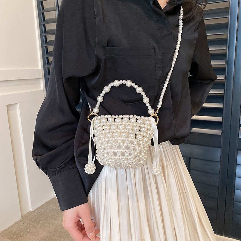 Pērļota bucket soma no akrila, cilindriska forma, auklas aizdare, poliestera odere