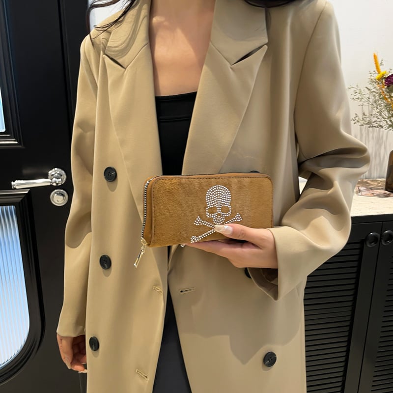 Velūra garā maks ar rāvējslēdzēju, ikdienas lietošanai, horizontāls kvadrāta formāts, iekšējā laminētā kabatiņa ar rāvējslēdzēju, poliestera oderējums