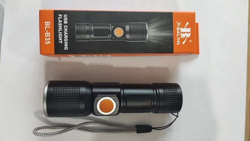 LED аварийно фенерче, USB презареждане, регулируем фокус, дълъг обсег до 500 m, корпус от алуминиева сплав