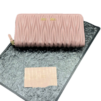 Portofel din piele naturală de capră, plisat, fermoar, compartiment pentru documente, formă orizontală pătrată, toamnă 2025