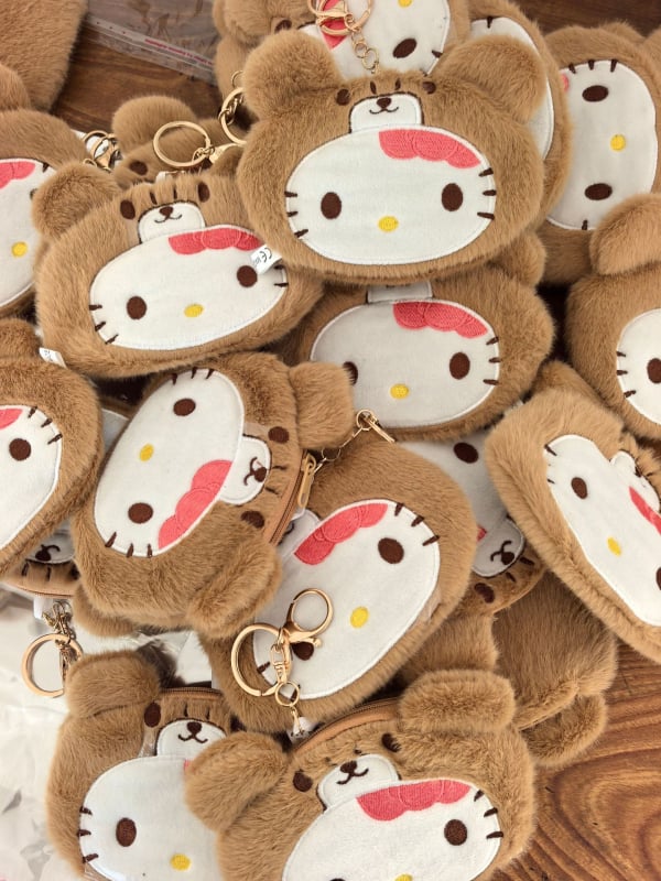 Portofel mic din pluș cu pisicuță și breloc – ultraușor, pentru depozitare, material pluș, design animal, căptușeală poliester