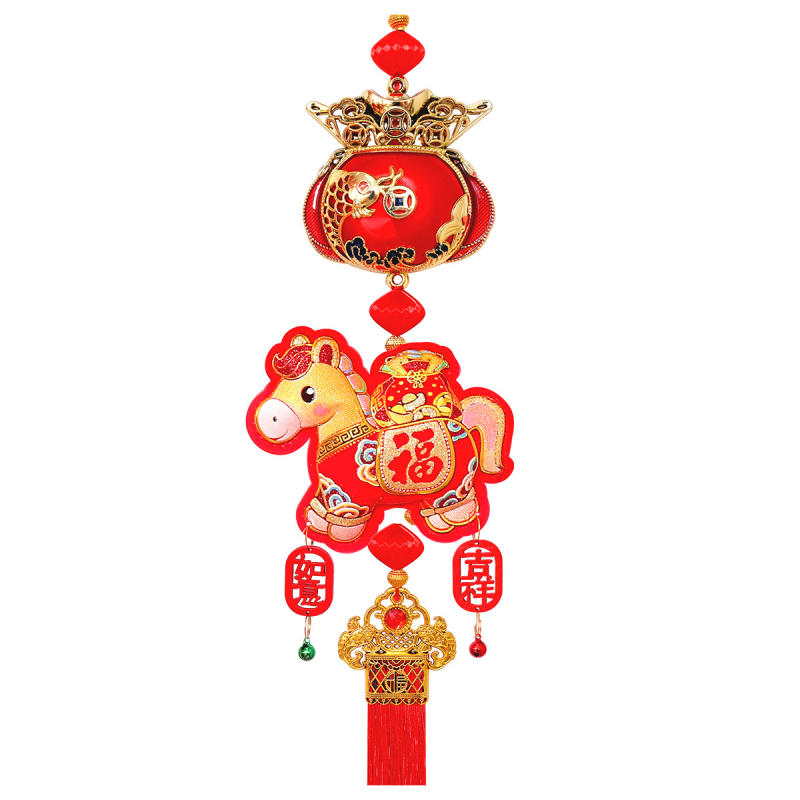 Karājama dekorācija Konja gadam ar maziem zvaniņiem — audums, roku un mašīnas apstrāde, veiksmes mezgls, pusroku un pusmašīnas apstrāde, iepakojums OPP maisiņā