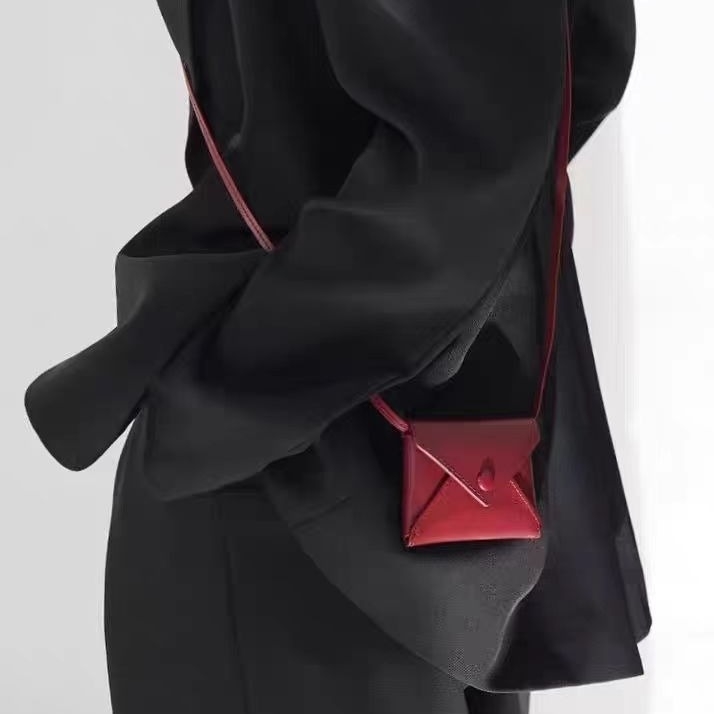 Crossbody torbica za struk, PU materijal, mala kvadratna torbica, vertikalni kvadratni oblik, magnetska kopča, unutarnja džep s zatvaračem, poliester podstava