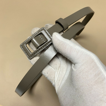 Naiste ehtne nahast vöö: ülemise kihiga veisnahk, nõelaga klõps, taimedelt töödeldud nahk