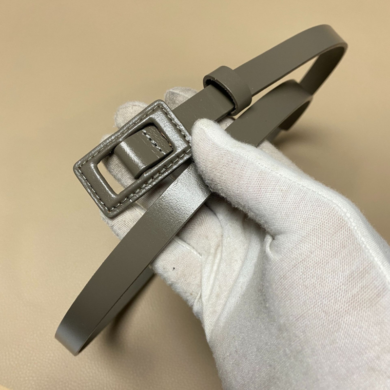 Naiste ehtne nahast vöö: ülemise kihiga veisnahk, nõelaga klõps, taimedelt töödeldud nahk