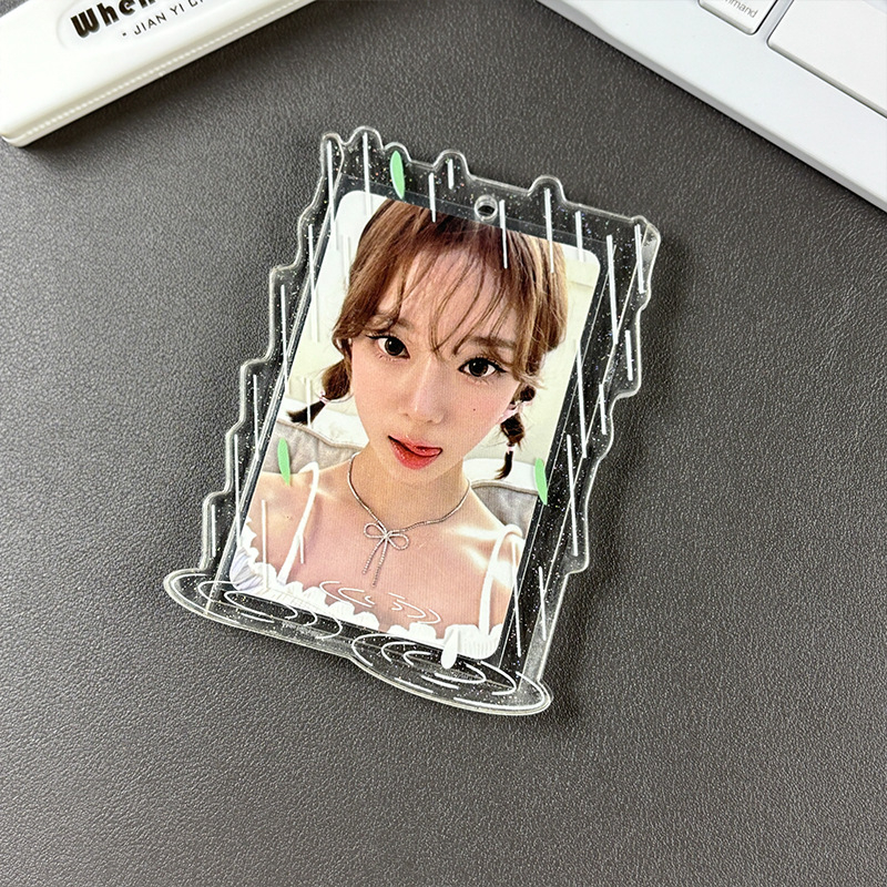 Berry Chestnut Bear kártyatartó – átlátszó, engedélyezett magánmárka, szerzői jogvédelem alatt