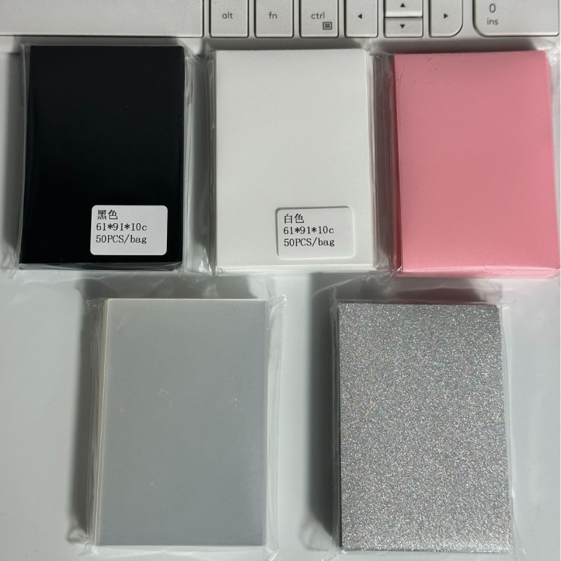 Калъф за карти — прозрачен пластмасов, Инс стил (Материал: пластмаса; Вид: калъф за карти; Стил: Инс стил)