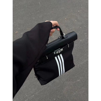Ženski nylon ruksak — ultra lagan, gradski stil, kapacitet ispod 20 L, za svakodnevnu upotrebu