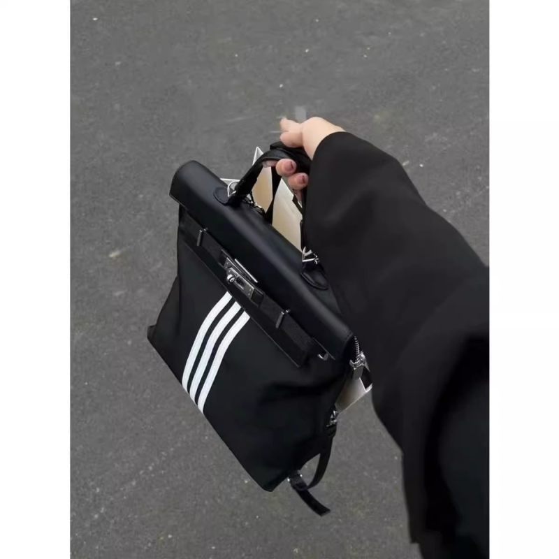 Ženski nylon ruksak — ultra lagan, gradski stil, kapacitet ispod 20 L, za svakodnevnu upotrebu