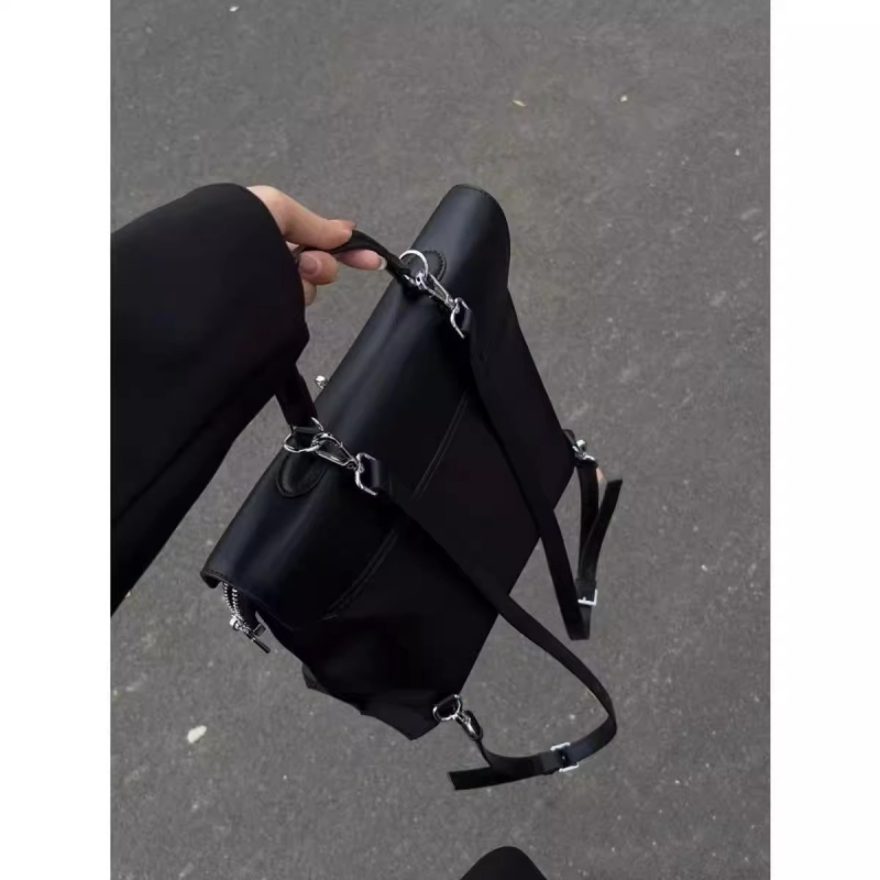 Ženski nylon ruksak — ultra lagan, gradski stil, kapacitet ispod 20 L, za svakodnevnu upotrebu