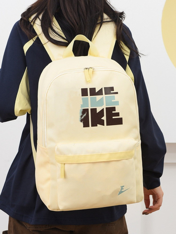 Rucsac din nylon pentru utilizare zilnică — ușor, cu imprimeu literă, capacitate 20-35L, căptușeală poliester, curea de umăr curbată