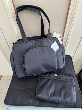 Unisex torba od najlona s crossbody/rameni dizajnom, vodoravni kvadratni oblik, zatvaranje zipom, podstava od platna, unutarnja džep sa zipom