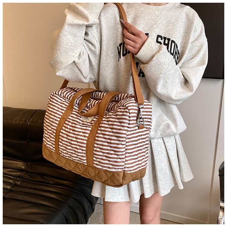 Τσάντα για μαμά και μωρό με ριγέ σχέδιο – ύφασμα πολυεστερές, επένδυση πολυεστερ-βαμβάκι, αναπνέουσα και ανθεκτική