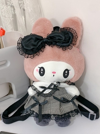Kuromi ruksak u japanskom stilu, pliš materijal, najlonska podstava, zatvarač, unutarnji džep sa zatvaračem