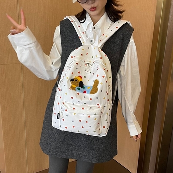 Mergaitėms skirta kuprinė su šuniuko taškų motyvu; didelė talpa, lengva, kvėpuojanti konstrukcija, nailonas, poliesterio pamušalas, laisvalaikio kelionės stilius