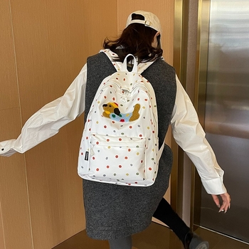 Mergaitėms skirta kuprinė su šuniuko taškų motyvu; didelė talpa, lengva, kvėpuojanti konstrukcija, nailonas, poliesterio pamušalas, laisvalaikio kelionės stilius