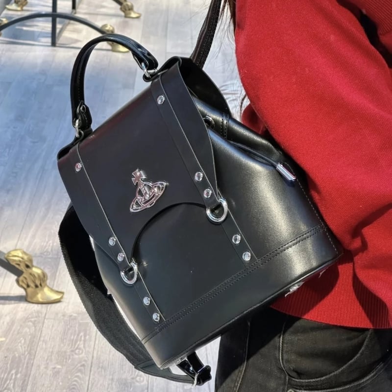 Ruksak od prave kože, unisex, anti-theft zaštita, kapacitet ispod 20 L, zakrivljene naramenice (proljeće 2025)