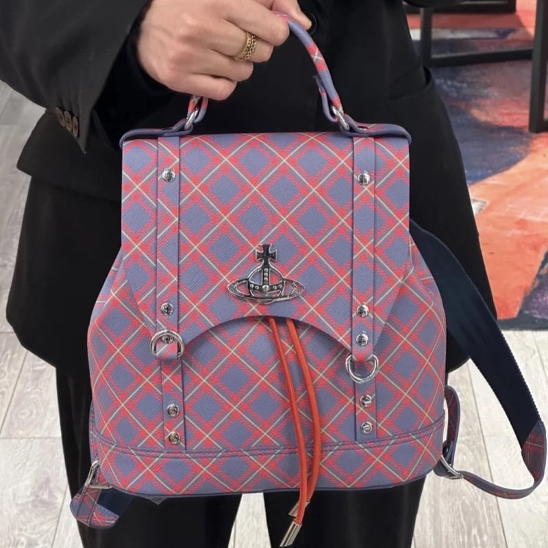 Ruksak od prave kože, unisex, anti-theft zaštita, kapacitet ispod 20 L, zakrivljene naramenice (proljeće 2025)